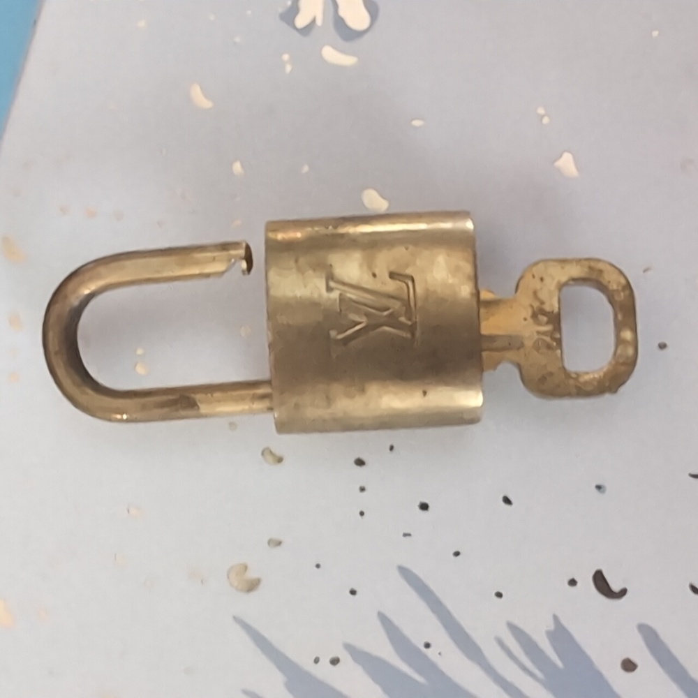 Authentic Louis Vuitton lock and key# 312 Needs Polishing But Good Condition - Picture 2 of 2